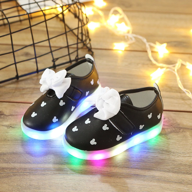 Fashion Autumn Childrens LED Lamp Light Shoes Girls Luminous Sneakers Kids soft sole Casual Sport Shoes Baby Girl Sneakers