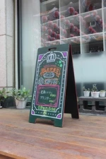 Green Blackboard with handler