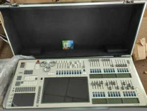 Avolites Arena Version 10 Powered By Titan With Road Case Kit