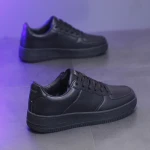 Skateboard shoes can be customized with logo Black