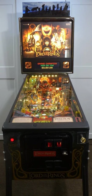 Lord Of The Rings By Stern Pinball Machine