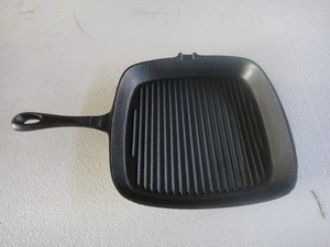 10&quot; pre - seasoned square cast iron grill pan with ribbed surface