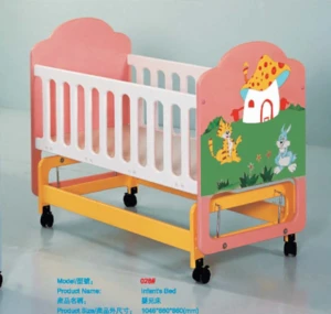 2018 warm baby crib was made by E1 MDF board with cartoon pattern for baby furniture