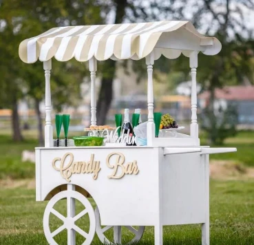 2020 Most Popular Customized Wooden Flower Dessert cart,  Candy Cart For Wedding Decoration