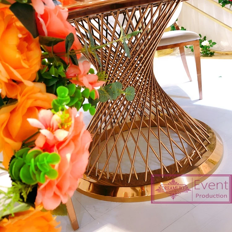 Beautiful round mirror glass top gold nesting base wedding cake table