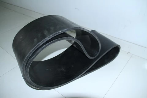 Black rubber endless conveyor belt