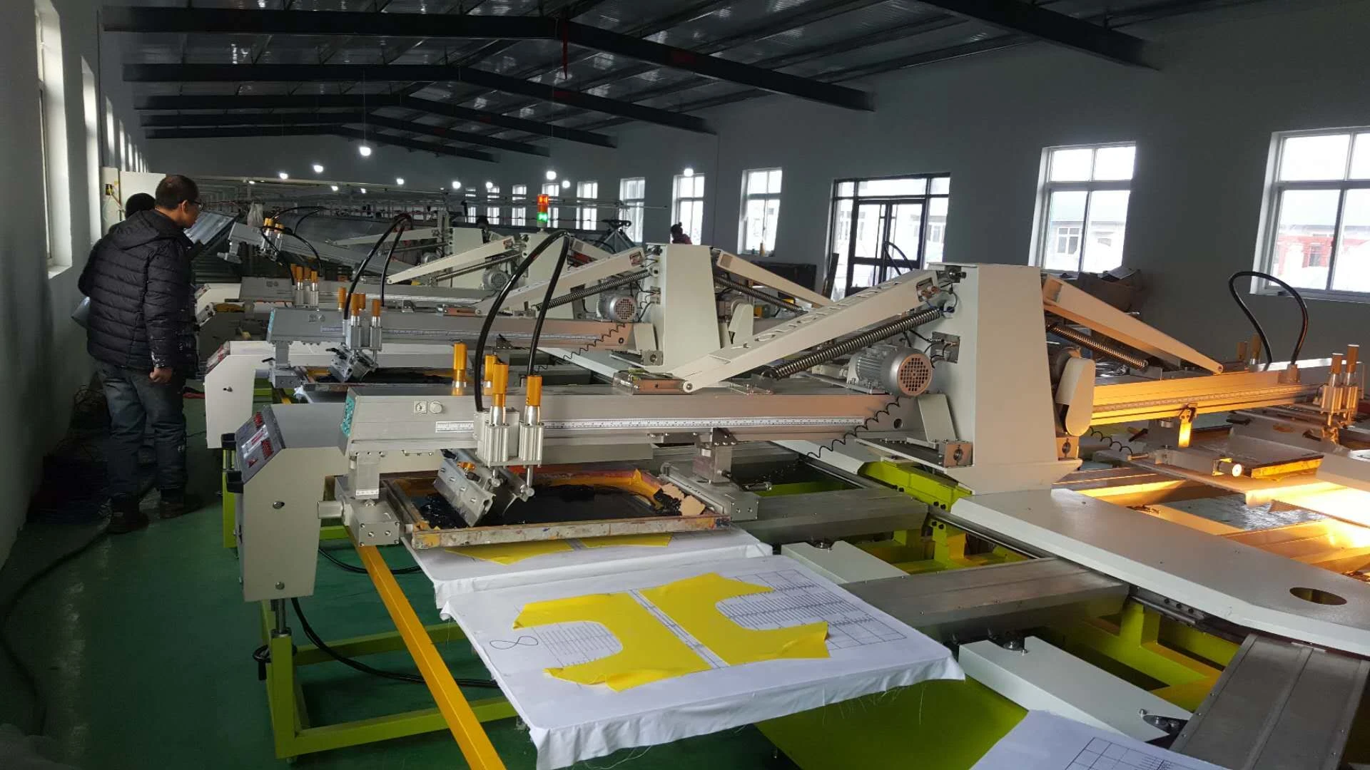 China Factory Machinery tshirt printing Silk Screen Automatic Printing Machine