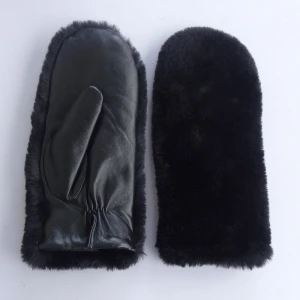 Customized cheap high quality warm faux fur leather gloves mittens
