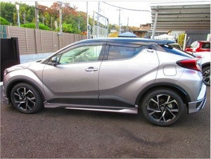 New Car 2018 TOYOTA C-HR G - T from Japanese Supplier (Slightly used)