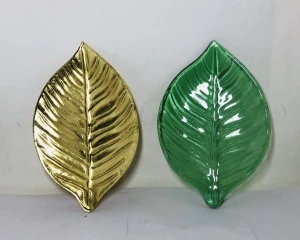 wholesale custom small leaf colored glass charger plates