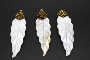 Wholesale Natural Leaf Shell Pendant With Paved Crystal,Carved Shell Pendant For Jewelry Making