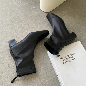 2020 New design square head fashion breathable wear resistant popular women boots