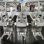 Automatic carbonated Drink Equipment Bottling Plant Bottle Lemon Soda Water Filling Machine