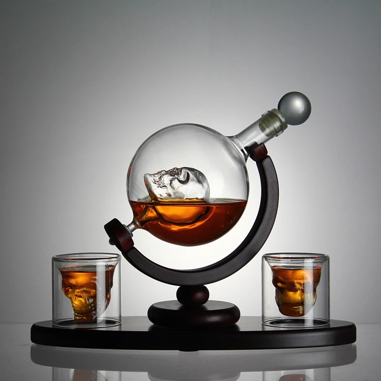 Hand Made Amazon Hot Sale Whiskey Decanter glass Set with Wooden Base