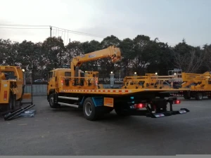 Light Truck 4x2 Vehicle Lifts Knuckle Boom Articulating Cranes Flatbed Wrecker Truck