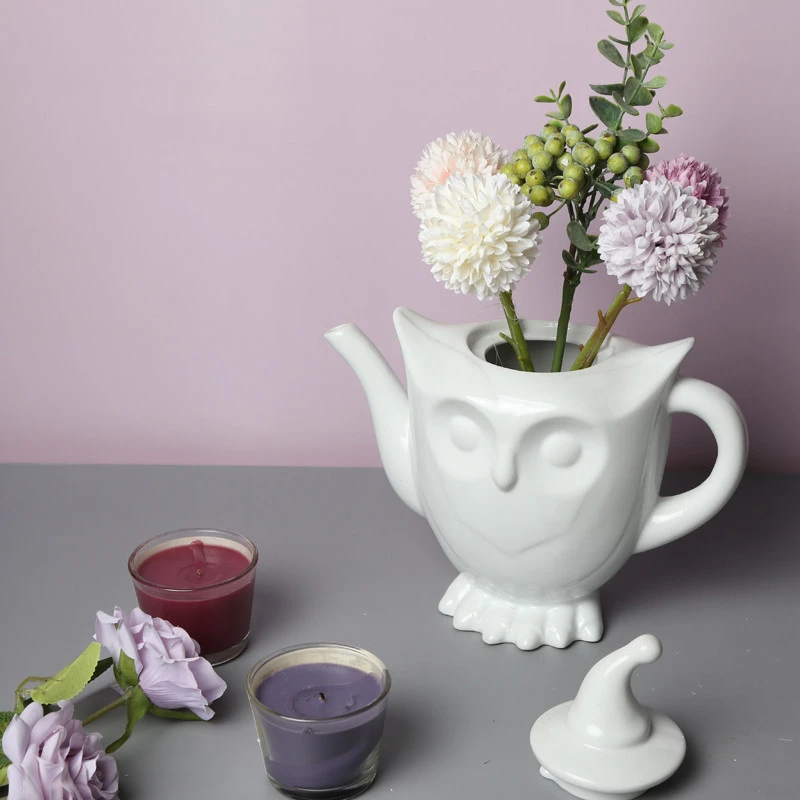 TP37 Stylish Animal Series Flower Ceramic Vase with White Color