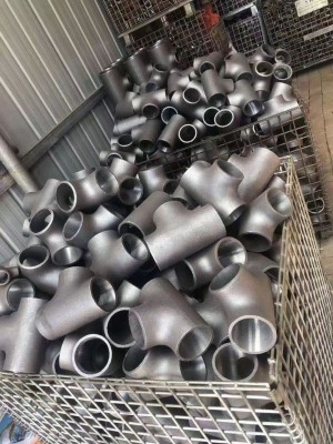Carbon Steel Tee DIN pipe fititng