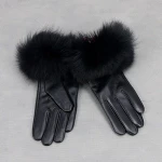 2018 new arrival and new design in winter for fox fur gloves