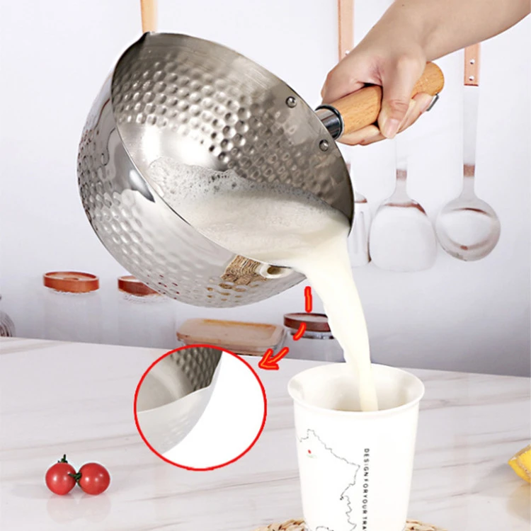 Chinese fashion Polished Custom Logo Borosilicate glass wooden handle milk pot