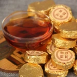 Chinese Yunnan Puerh Tuocha Product in 2003 500g shu small golden square puer tea cake