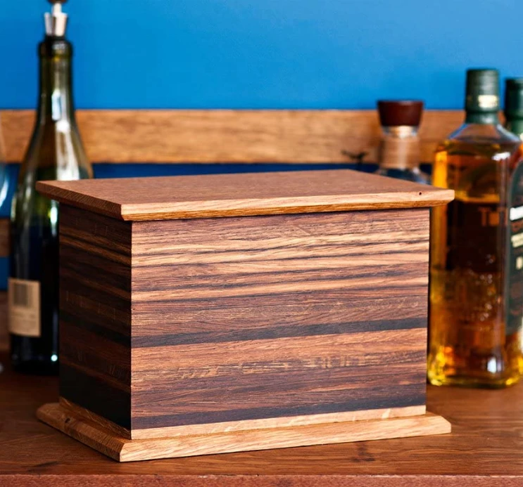 Customizable wooden adult urn