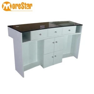 Hot selling customized curved manicure nail station nail bar table for beauty salon