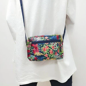 New design fashion handbag shoulder bag Girls Shopping Bag Crossbody Travel Neck Wallet Mini Messenger Bag