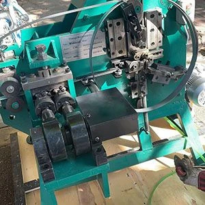 Machine for making PET strap seal with serration