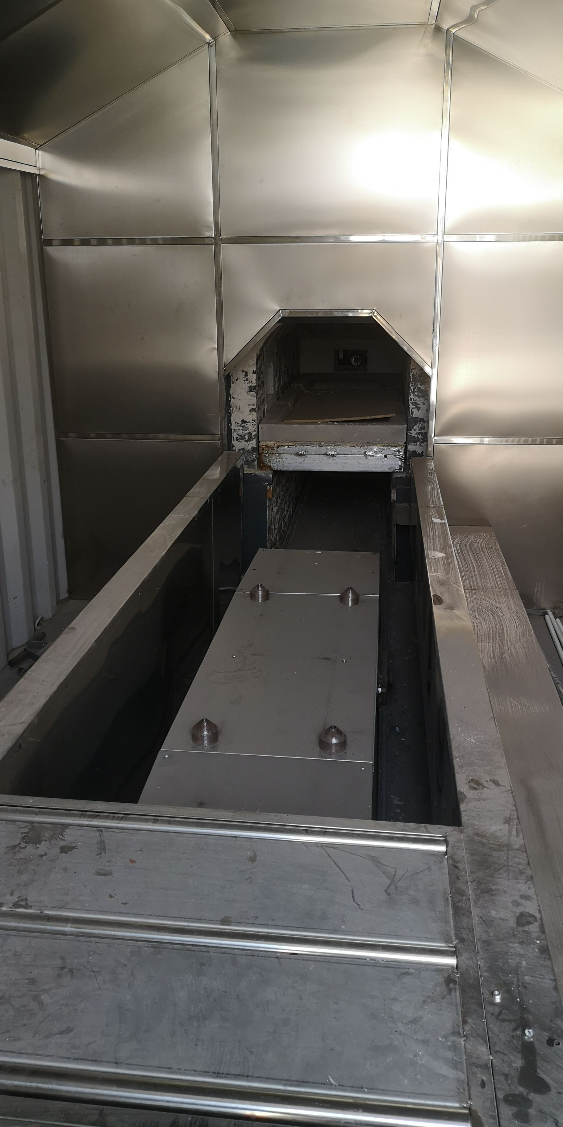 Buy European Style Mobile Animal Crematory Veterinarian Use Pet ...