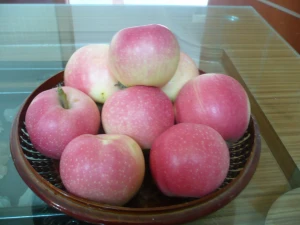 Fresh apple fruit for sale