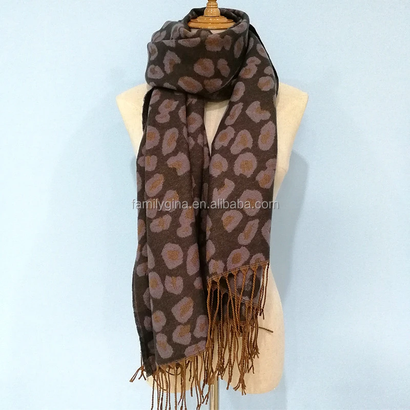 Personalized Women&#x27;s Knitted Leopard Print Tassels Scarf