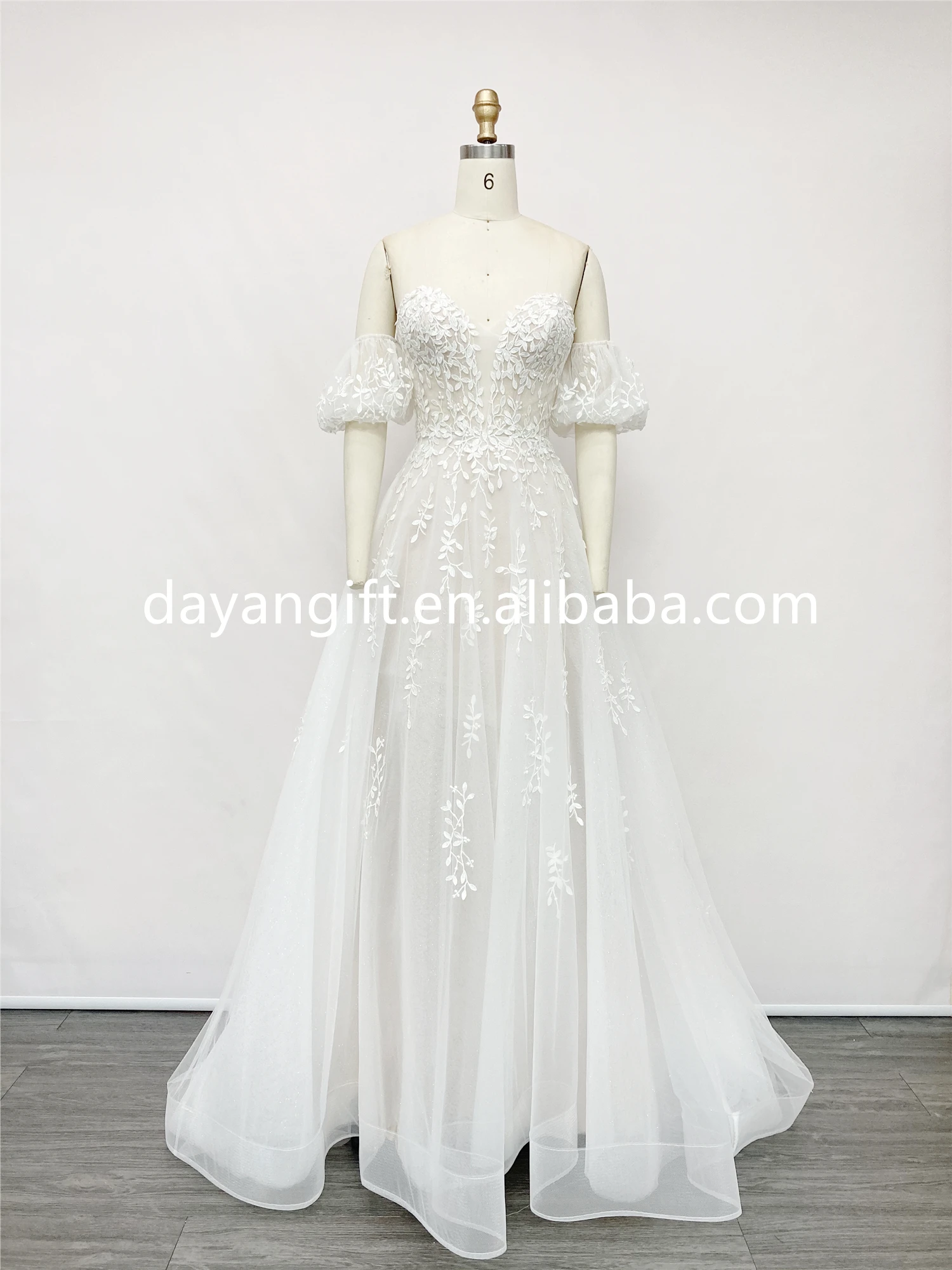 Summer Fashion Flower Lace Embroidered Bride Gown Short Sleeve White Wedding Dresses