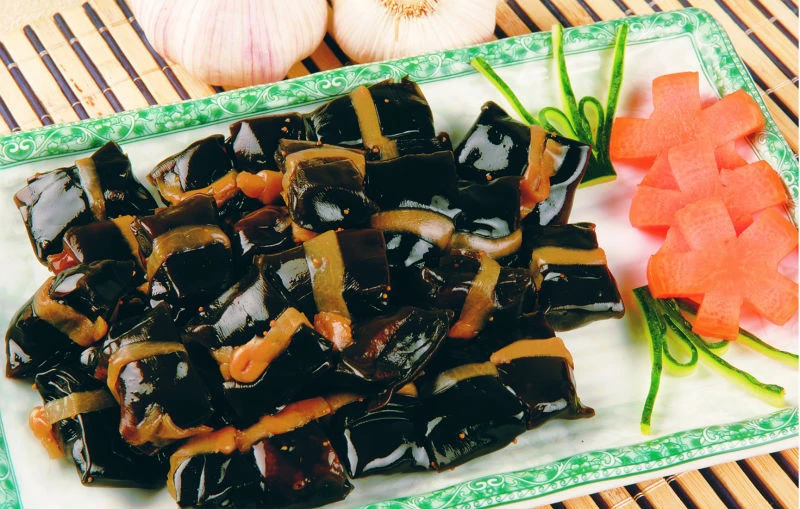 Roasted Seaweed Sushi Nori Konbu food with tuna
