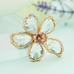 Wholesale jewelry gold plated large brooches to a flower Austria crystal brooch