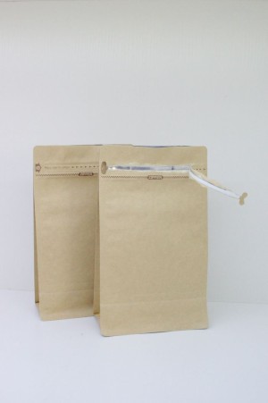 Coffee, tea, nuts, herbals common packaging flat bottom paper bag, with easy-tear pocket zipper