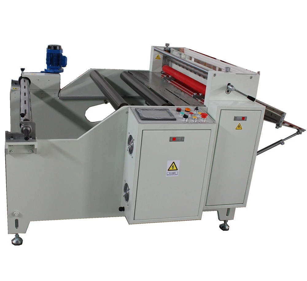 Automatic nonwoven fabric roll cutting machine
