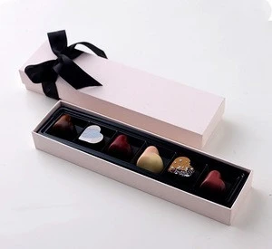Custom sweet wed cardboard bonbon gift paper box packaging for chocolate for candy with divisions and ribbon decoration