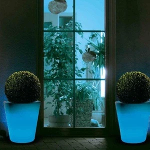 New design outdoor waterproof garden Led plant pots plastic LED flower vase