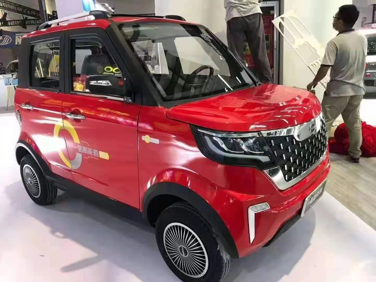 Smart electric automobile model Electric new energy vehicles made in China with powerful motor and environmental