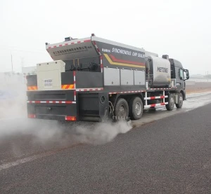 aggregate spreader paver rubber road oil sprayer asphalt distributor truck fiber chip sealer