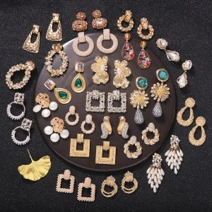 Barlaycs 2020za Fashion Vintage Designer Geometric Gold Big Crystal Rhinestone Pearl Flower Hoop Drop Earrings for Women Jewelry