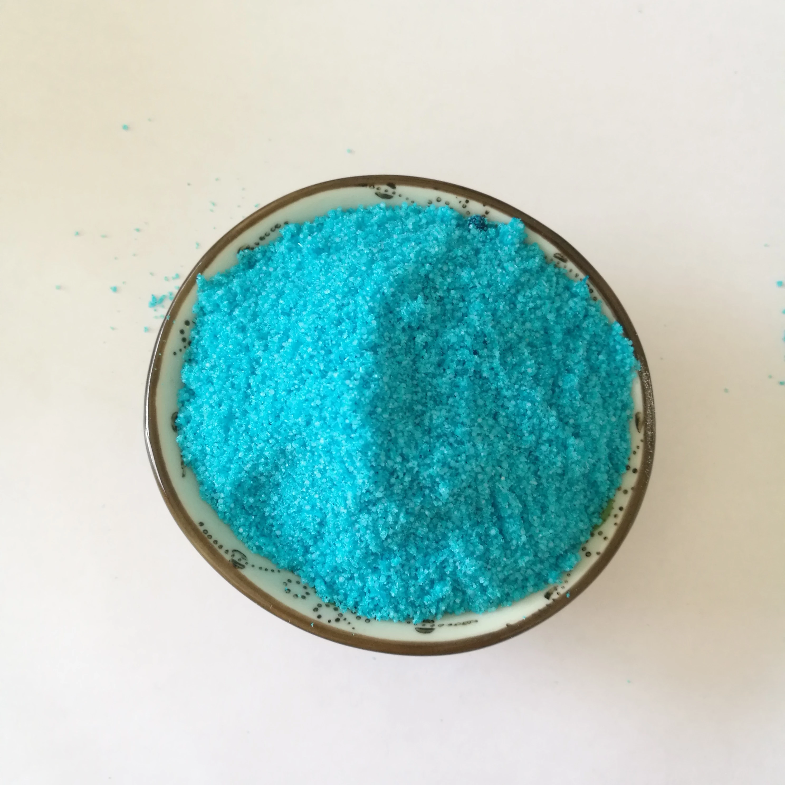 Blue Color NPK 20-20-20 Water Soluble  Fertilizer powder Manufacturer