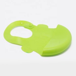 Comfortable Adjustable Soft Portable and Keep Stains Off Waterproof Silicone Baby Bib