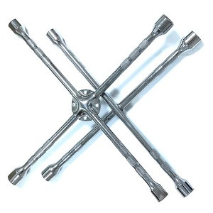 Custom Accessories  4Way 20&quot; Truck Lug Wrench