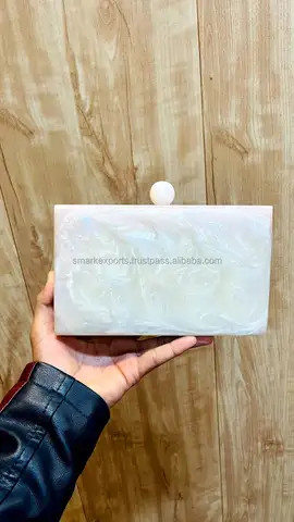 "Diamond Radiance: Fashion Trendy White Resin Clutch Purse - Add Sparkle to Your Look"