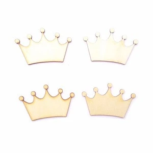 Factory Sale High Quality Crown Wood Pieces Tags Plaque for Baby gift