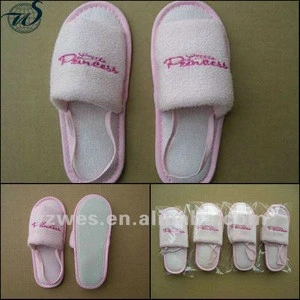 Pink terry comfortable for promotional gift with customized embroidery children hotel slippers
