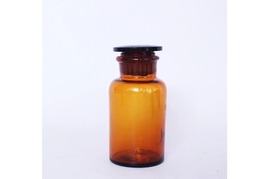 Wholesale 30ml 60ml 125ml 250ml 1000ml amber glass apothecary bottles with stoppers  reagent bottle wide mouth
