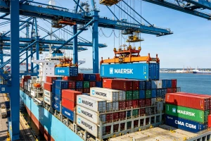 Large-scale logistics transportation from China to the United States