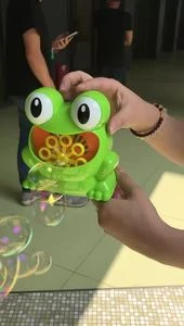 2019 Amazon hot quality animal educational toy for kids SGS frog soap bubble gun toy